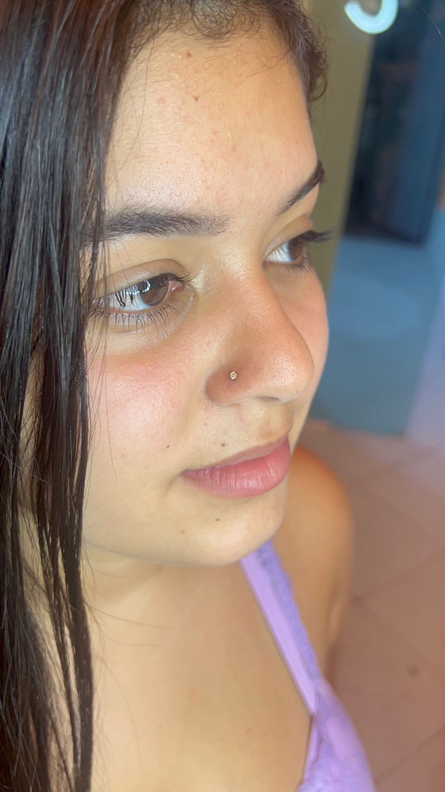 Perfuração infantil segura e humanizada feita por Emille